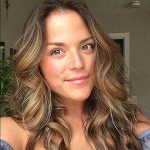 Meet your Posher, Alexandra